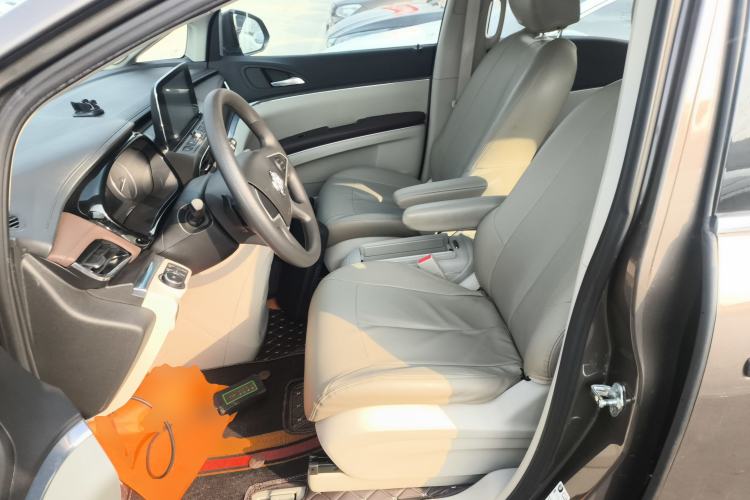 Used Buick GL8 2023 Land Executive Class Comfort Model
