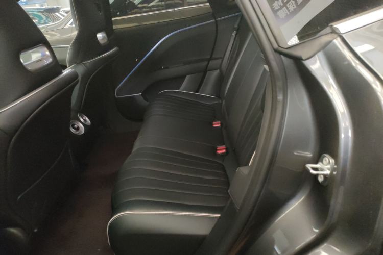 Used  11 2022 Long-Range Dual-Motor Luxury Edition 5 Seats
