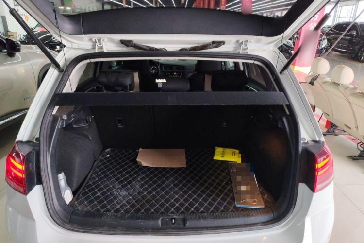 Used Volkswagen Golf 2020 Zhiai Edition 200TSI DSG Comfortable & Ambitious Version
