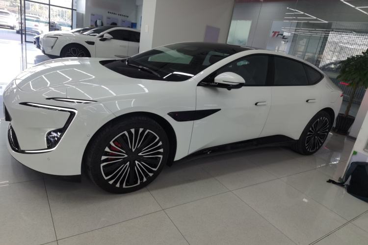 Used  12 2025 Ultra Extended-Range Edition