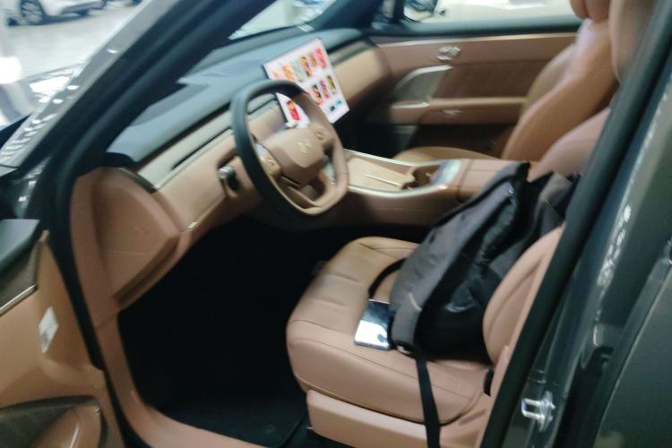 Used ONVO Luxeed L90 2025 Model—Ultra Six-Seater Version