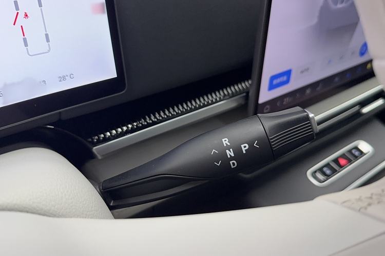 Used VOYAH Dream 2025 PHEV Four-Wheel-Drive Flagship Kunpeng Edition
