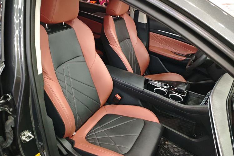 Used Changan Eado 2023 Changan Edition PLUS Blue Whale NE 1.4T GDI DCT Prestige Version
