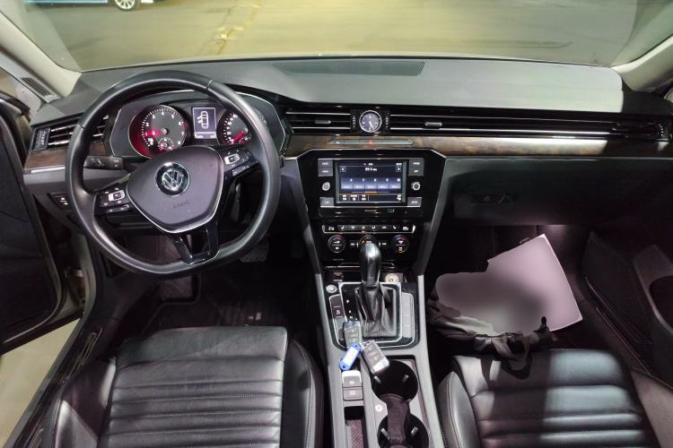 Used Volkswagen Magotan 2018 Facelift 380TSI DSG Luxury Version
