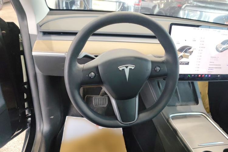 Used Tesla Model Y 2021 Long-Range All-Wheel-Drive Version 3D7