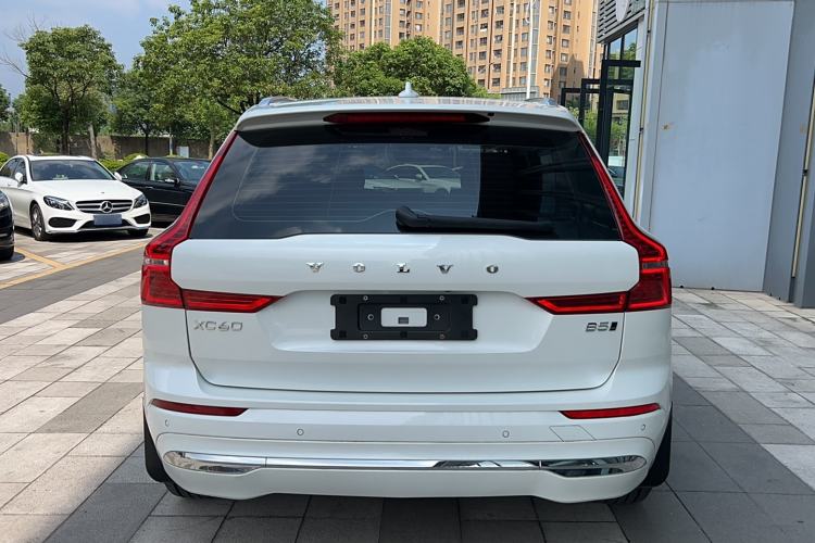 Used Volvo XC60 2023 B5 4x4 Smart Luxury Edition
