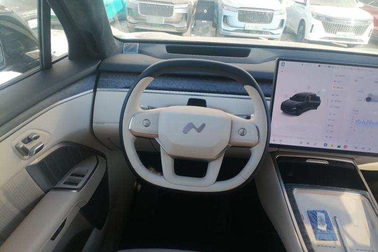 Used ONVO Luxeed L90 2025 Model—Ultra Six-Seater Version
