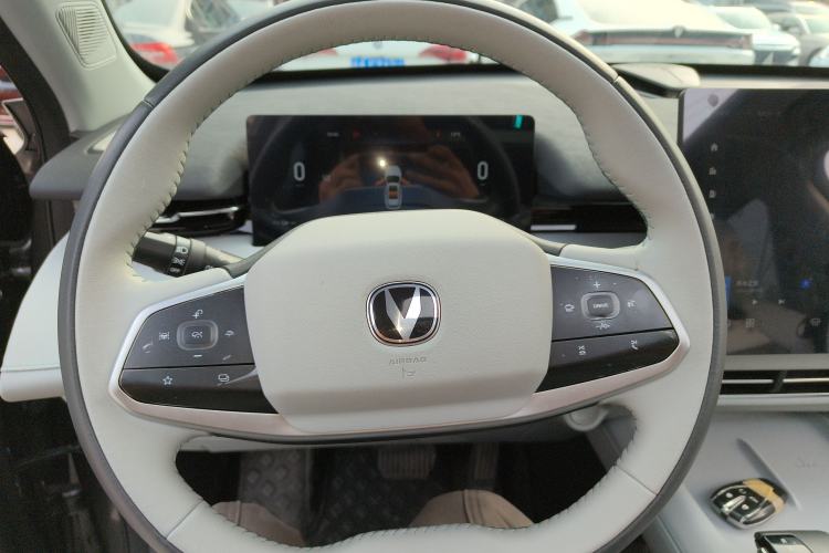 Used Changan UNI-Z New Energy 2024 Blue Whale Smart Electric iDD 125km Beyond Edition
