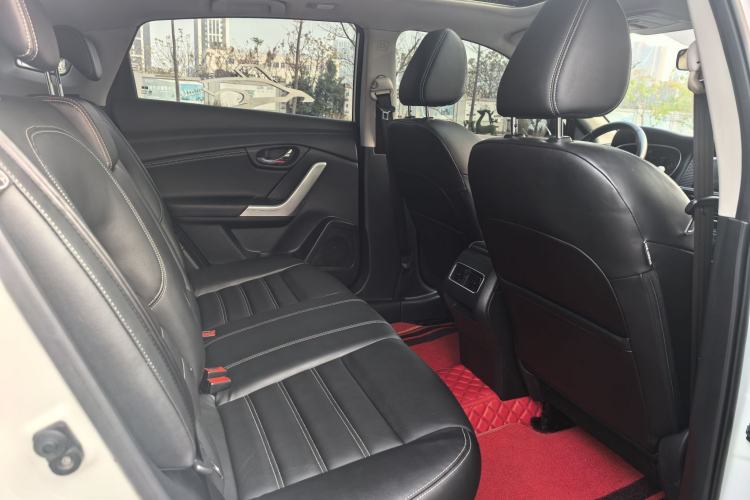 Used Venucia T90 2017 2.0L Manual ZhiShang Edition
