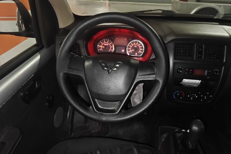 Used Wuling Rongguang S 2021 1.2L Base Model 7-Seater LSI
