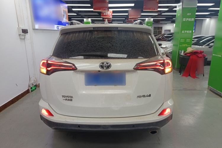 Used Toyota RAV4 2016 2.0L CVT Two-Wheel Drive Fashion Edition China V Standard