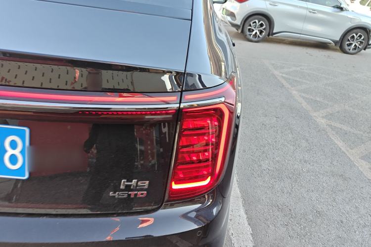 Used Hongqi H9 2025 2.0T Two-Wheel Drive Flagship Private Enjoyment Fashion Edition 5 Seats
