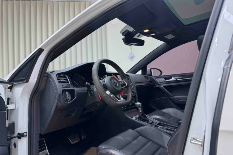 Used Volkswagen Golf GTI 2016 2.0 TSI GTI
