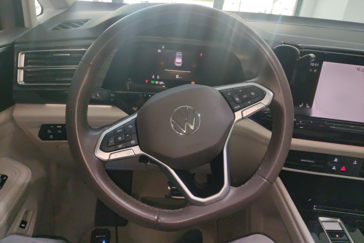 Used Volkswagen Viloran 2023 380TSI Luxury Edition
