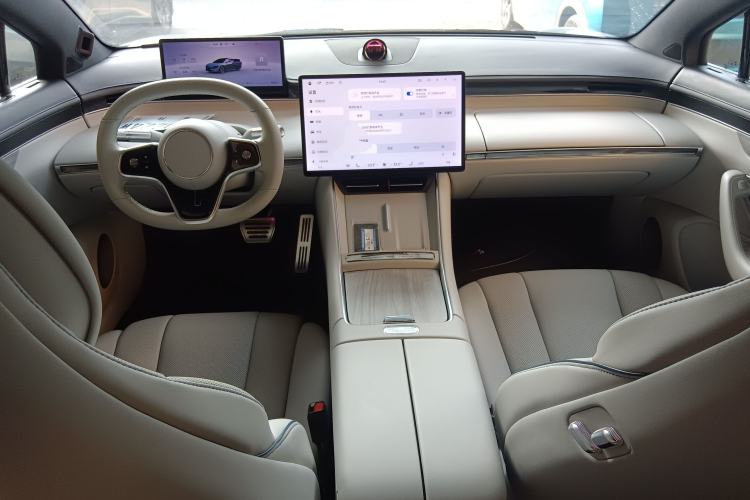 Used Hima Luxeed S7 2025 705 km Pro
