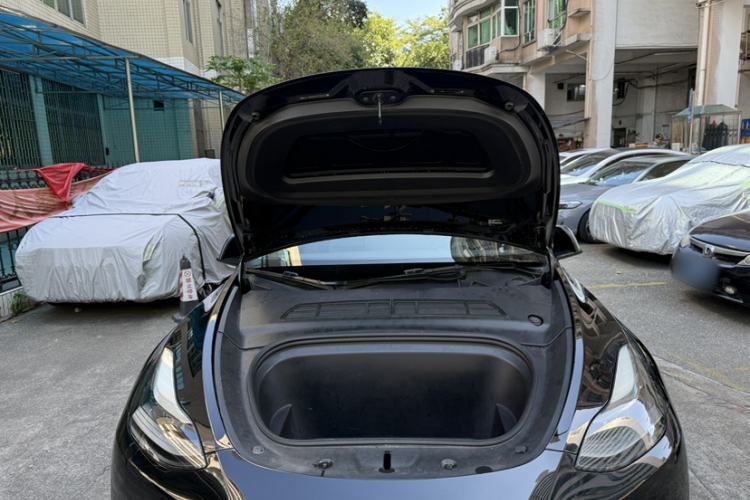 Used Tesla Model Y 2021 Long-Range All-Wheel-Drive Version
