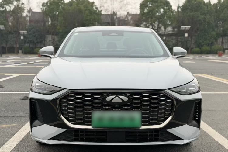 Used Chery Fengyun A8L 2025 1.5 TGDI 145 km Luxury Version
