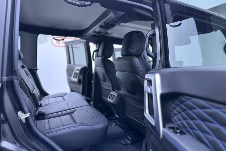 Used Beijing Auto BJ40 2023 2.0D Automatic Four-Wheel Drive Blade Hero Edition Adventurer Type
