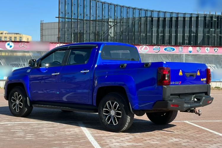 Used JMC Yuhu 7 2017 2.0T Gasoline Automatic 4x4 Luxury Edition JX4G20A5L
