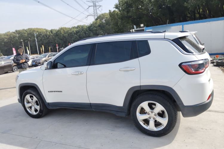 Used  Compass 2017 200T Automatic Family Edition
