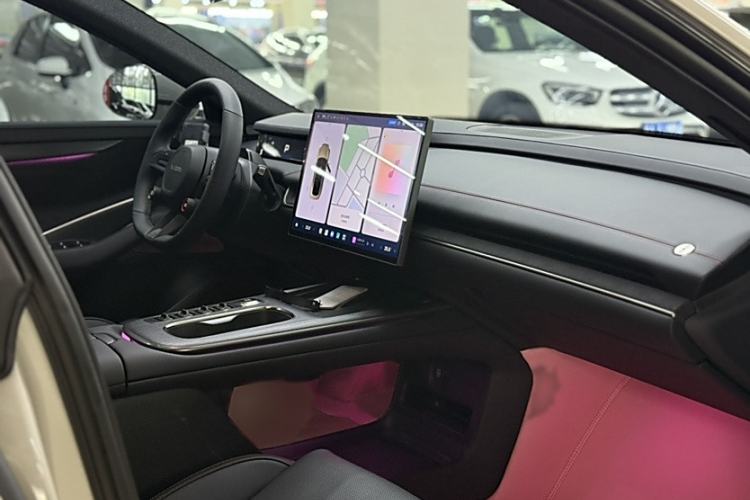 Used  SU7 2024 Rear-Drive Ultra-Long Range Advanced Pro-Level Intelligent Driving Version
