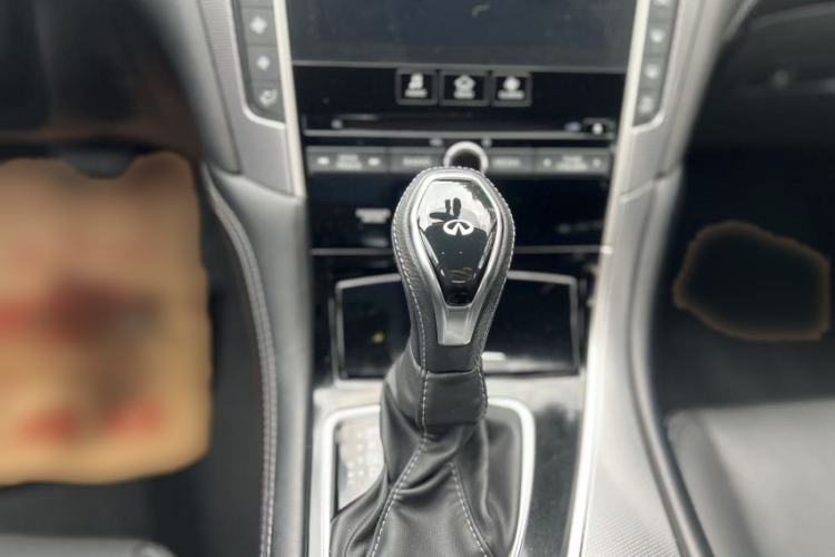 Used Infiniti Q50L 2018 2.0T Enjoyment Version China VI Standard
