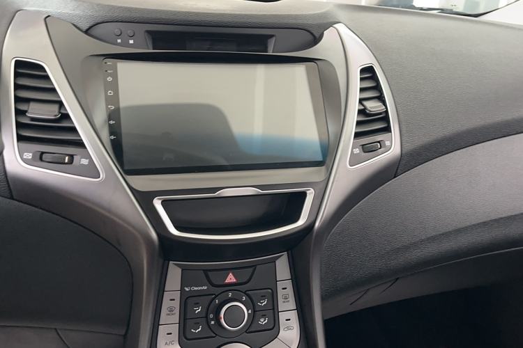 Used Hyundai Elantra 2016 1.6L Automatic Smart Version
