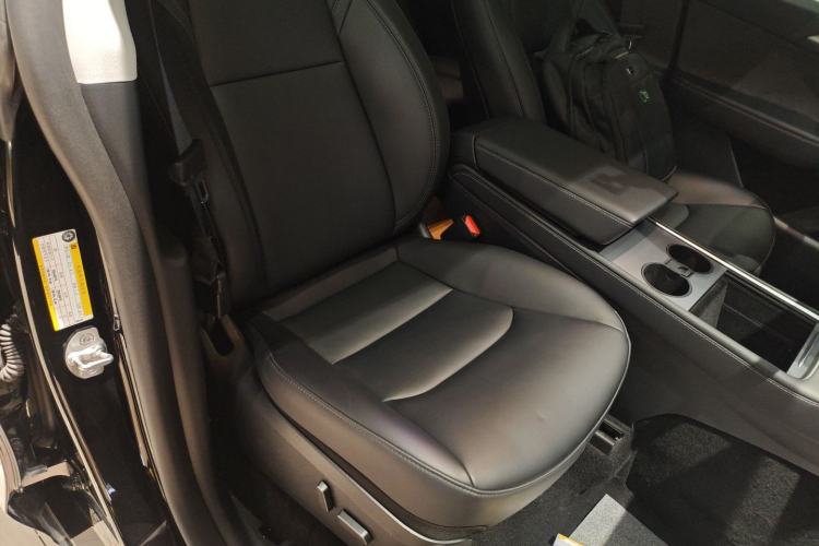 Used Tesla Model Y 2023 Rear-Wheel-Drive Version
