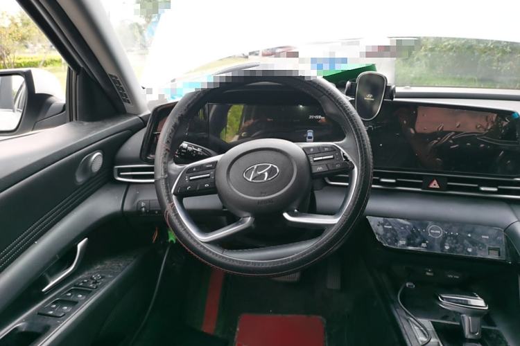 Used Hyundai Elantra 2022 1.5L CVT LUX Prestige Edition
