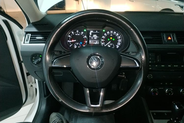 Used Skoda Octavia 2017 1.6L Automatic Chuanxing Edition
