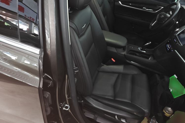 Used Cadillac XT5 2018 25T Luxury Model
