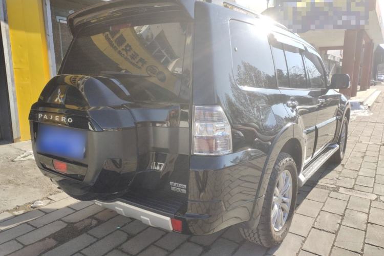 Used Mitsubishi Pajero 2017 V97 3.8L 5-Door GLS Model with Sunroof – Middle East
