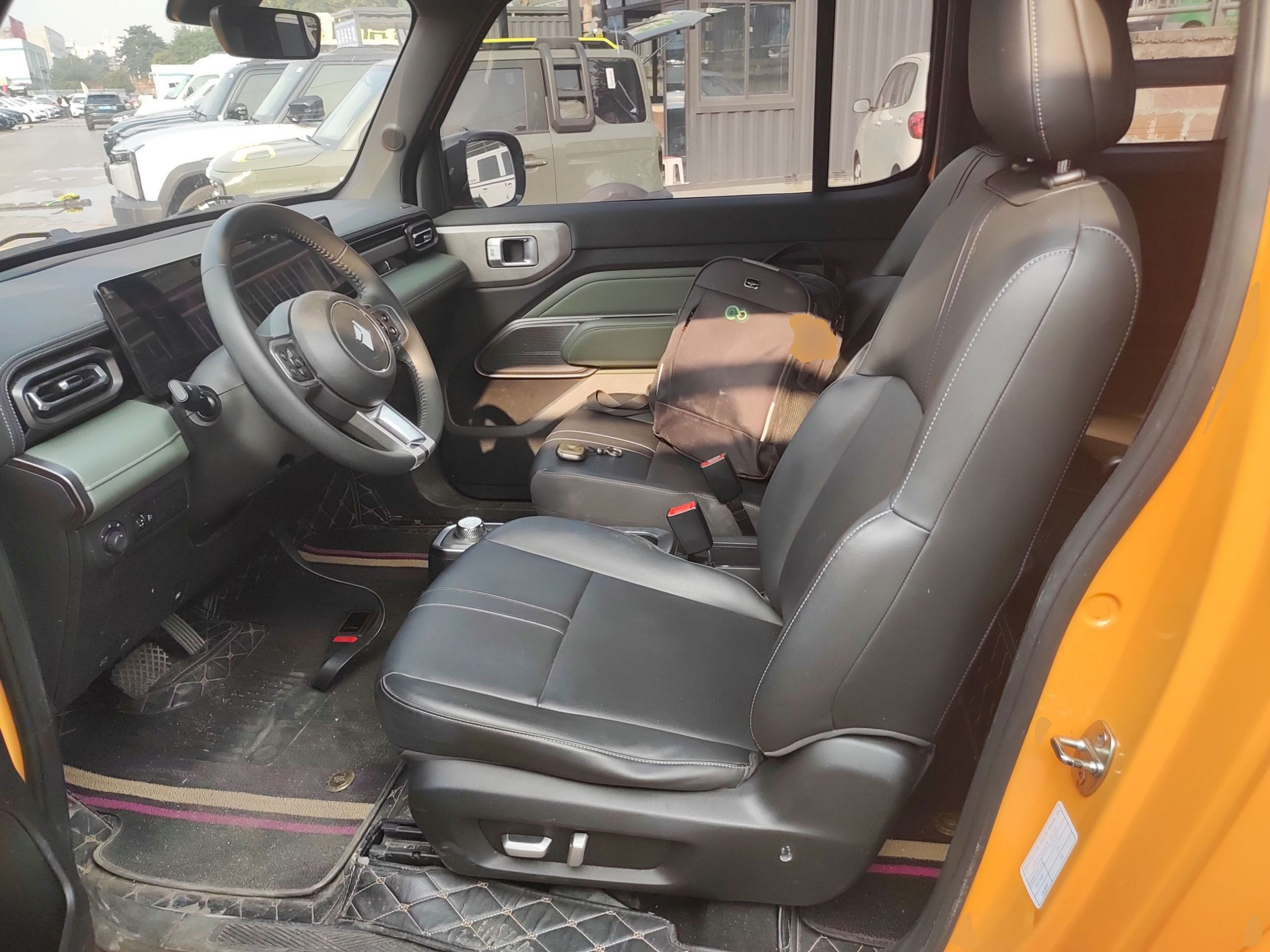 Переднее сиденье в автомобиле