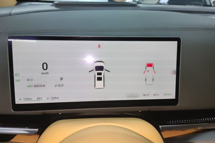 Used VOYAH Dream 2025 PHEV Four-Wheel-Drive Flagship Kunpeng Edition
