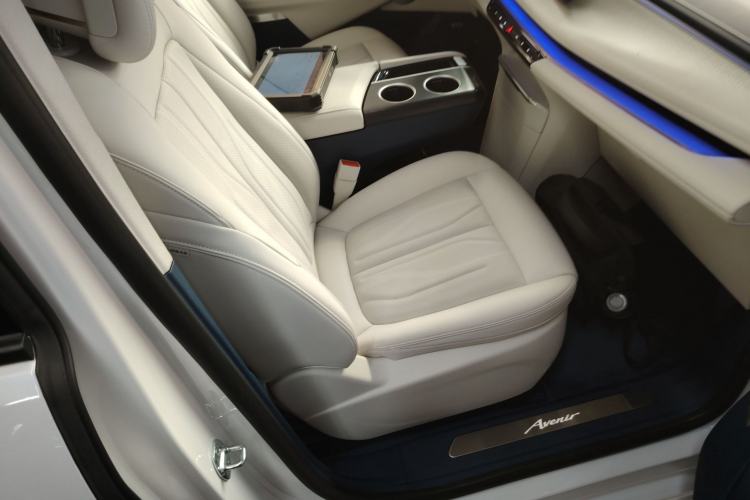 Used Buick GL8 New Energy 2024 Lu Zun Luxury Edition 7-Seater
