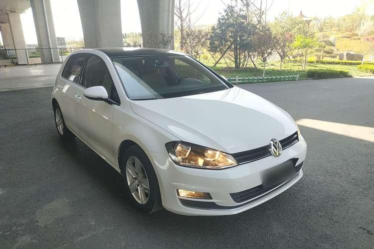 Used Volkswagen Golf 2016 230TSI Automatic Comfort Version
