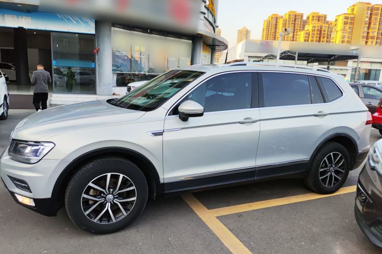 Used Volkswagen Tiguan L 2018 330TSI Automatic Two-Wheel Drive Luxury Edition
