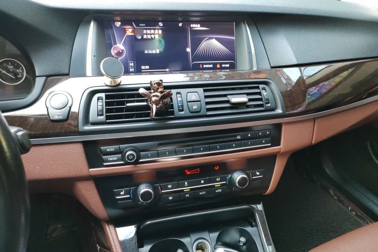 Used BMW 5 Series 2014 525Li Leading Model