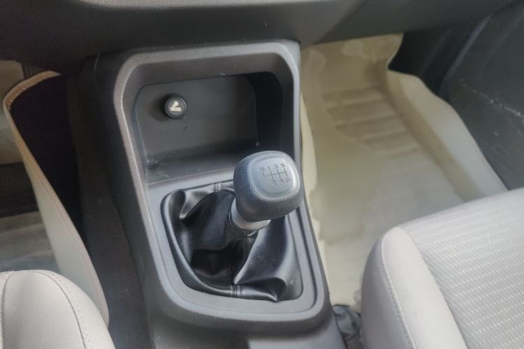 Used Wuling Hongguang V 2019 1.5L Jingqu Version China VI LAR