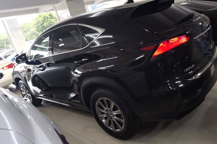 Used Lexus NX 2015 300h Front-Drive Fēngshàng Edition
