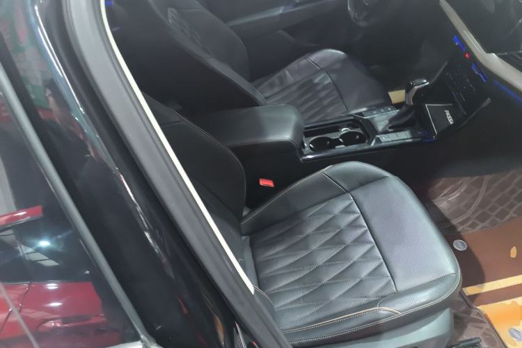 Used Volkswagen Passat 2020 330TSI Luxury Edition China VI