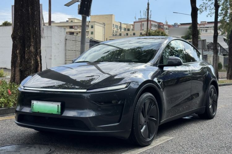 Used Tesla Model Y 2025 Rear-Wheel-Drive Version