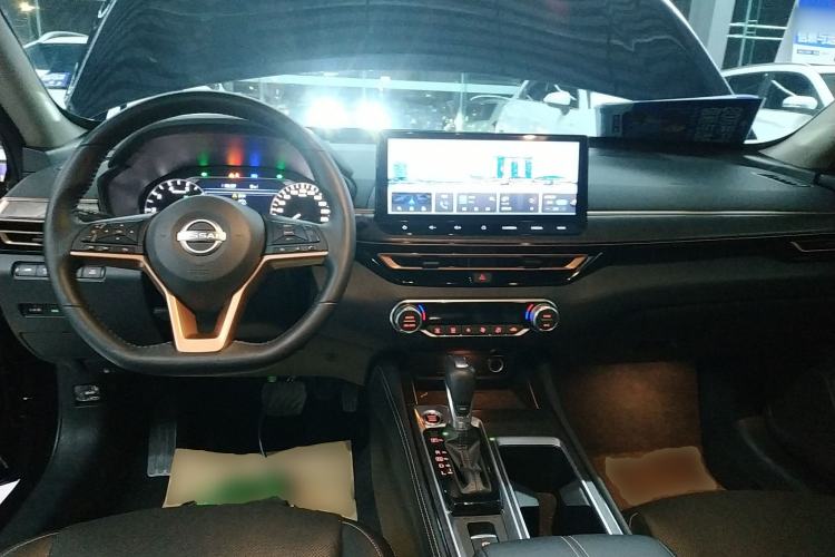 Used Nissan Teana 2024 2.0L SV Black Gold Edition
