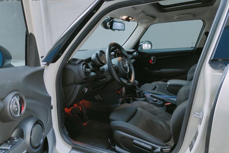 Used  MINI 2016 1.5T COOPER Five-Door Edition