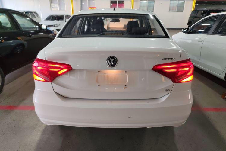 Used Volkswagen Jetta 2017 1.5L Manual Fashion Edition

