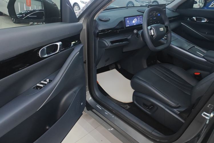 Used  E5 2024 530km Long-Range Version