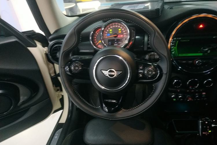 Used  MINI 2018 1.5T COOPER Artist
