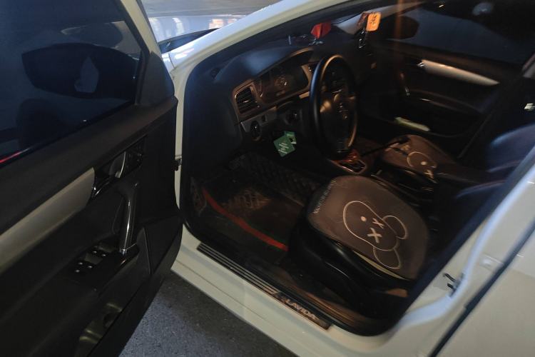 Used Volkswagen Gran Lavida 2013 1.6L Automatic Comfort Model
