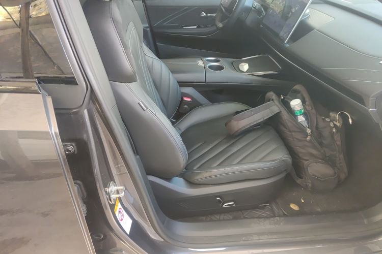 Used  SL03 2023 200Max Range-Extended Version
