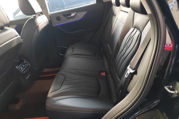 Used Hongqi HS5 2025 2.0T Two-Wheel Drive Flagship Pro Edition
